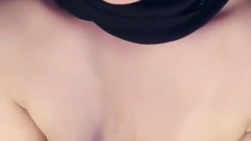 Live Hot OYUKI Hijab Cantik Imut Buka Bukaan